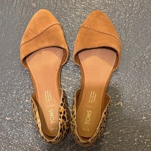 TOMS Women's Brown and Leopard Flats